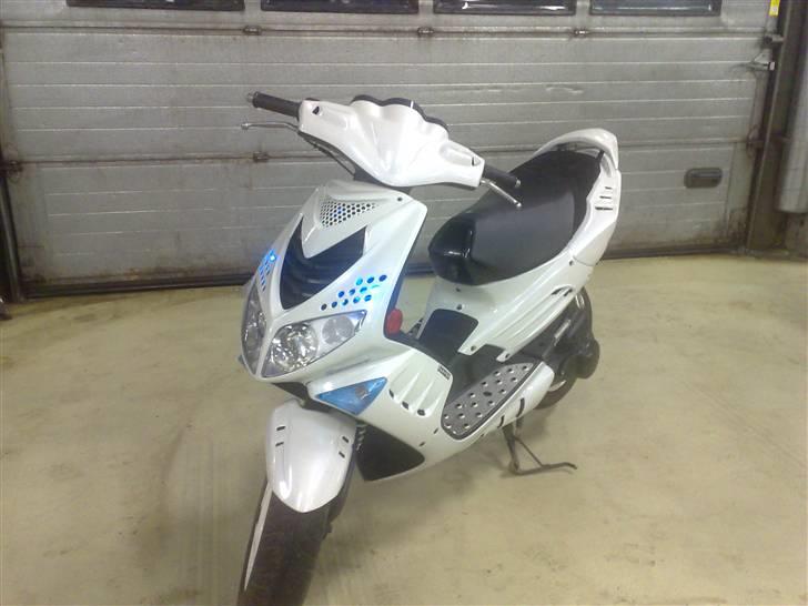 Peugeot  speedfight 2 (byttet) - Dette er min snehvide billede 1