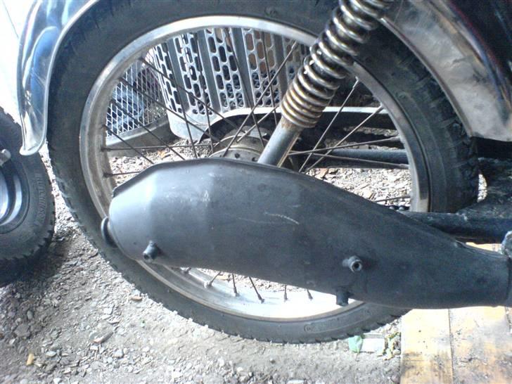 Suzuki Samurai DM50 SOLGT - Techno Merlin udstødning :) Det kan være det ser lidt klodset ud med den , men den kører bedre og et meeget bedre optræk :) billede 6