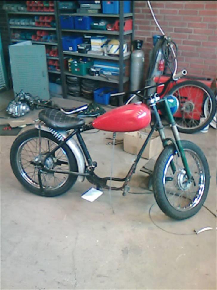 Sco hjemmelavet chopper 110cc - den gamle motor afmonteret billede 3