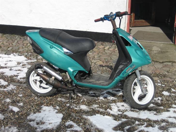 Piaggio Nrg LCDD-Byttet Til Aerox - Samlet, Sideskjold,Styr&Adapter og Grill skal lige males så er den færdig :) - KIckstarterskjold ikke sat på. billede 1