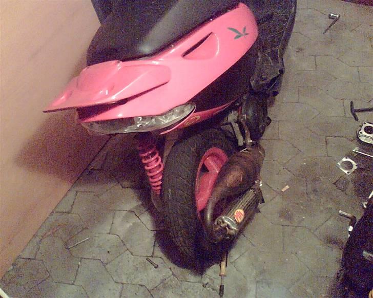 Aprilia sonic SOLGT !! - NY! Efter rød lakering af for/bag fælge og støddæmper  billede 9