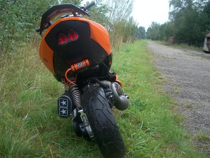 Peugeot Speedfight 2 **Til Salg** - Der Hjemme D. 10/9 07 - Lige blevet færdig :D billede 4