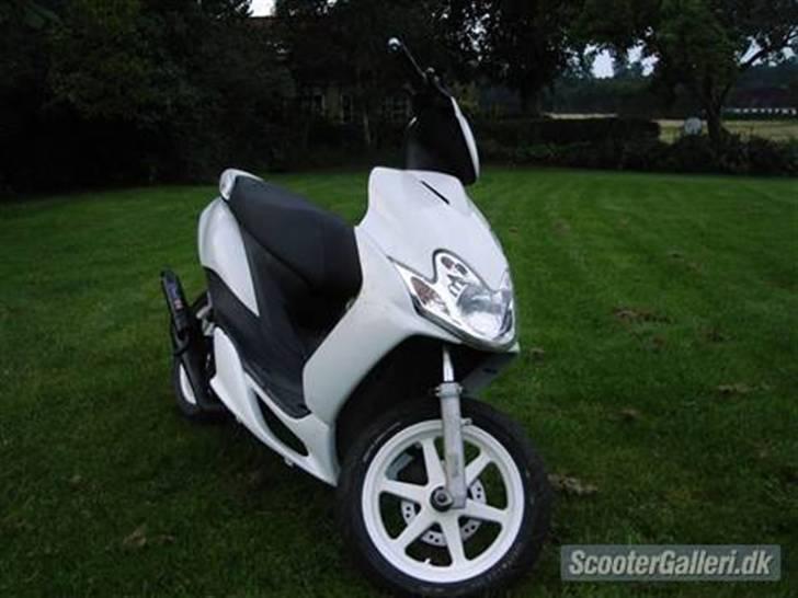 Yamaha Jog R. solgt. billede 7