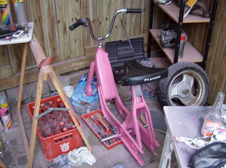 Vespa Ciao ! projekt - BYTTET - Færdigmalet :D har desværre ikke billeder af fælge :( .. billede 13