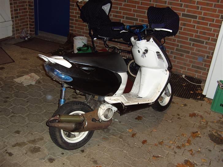 Aprilia sonic solgt - Go´ røv :P billede 2