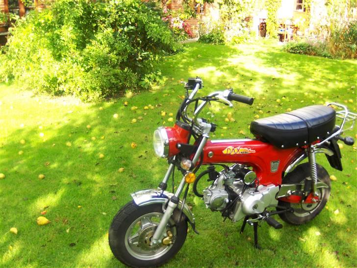 Skyteam Dax - Vrøøm Vrøøøm! billede 1