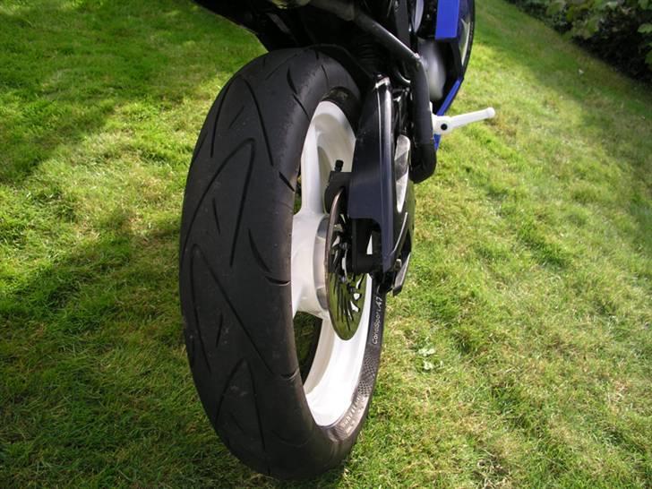 Rieju Rs2 Matrix - SOLGT - Det nye bagdæk 150/60-ZR17.. læg mærke til fælganten ;-) billede 4