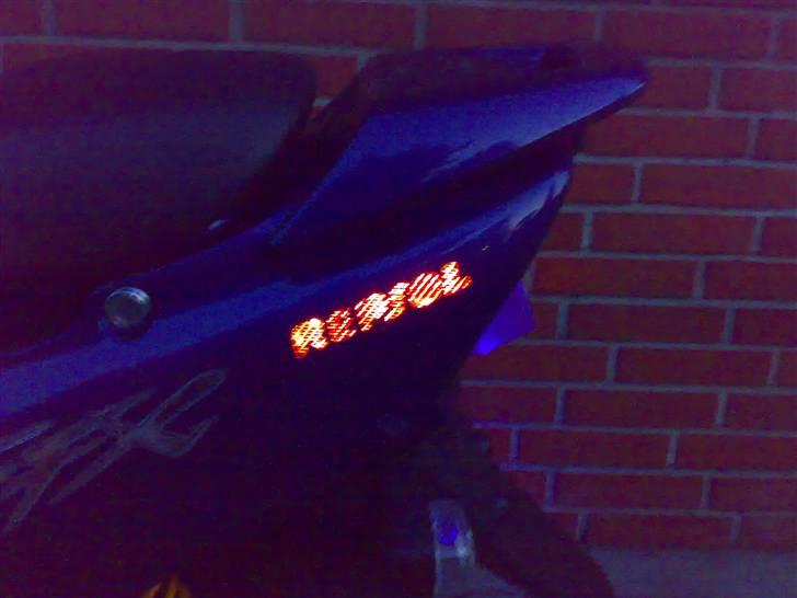 Honda  sfx-repsol SOLGT! - ser skide godt ud, når man ser den fra siden. (svært at fange lyset ordentligt på billeder) billede 3
