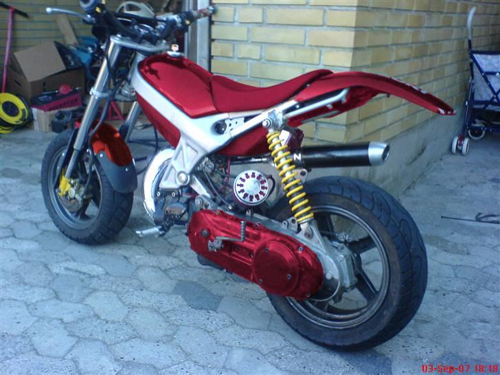Suzuki Street Magic BYTTET JOG R - resultat af 7-10 minutters ren kedsomhed i photoshop! Ikke gjort noget ud af det eller noget! (; billede 13