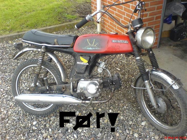 Honda SS50  - før den blev malet billede 15
