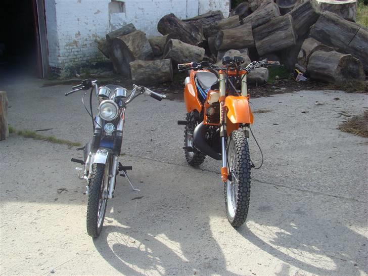 Yamaha fs1 DX 4g. - Her er yams´en ved siden af Nico´s Rmx´er.. det er den der har målt mig .. billede 8