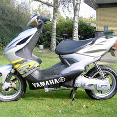Yamaha Aerox LC