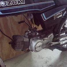 Suzuki  SOLGT 1000 kr  :D