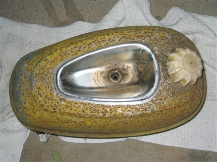 Tomos Cross S solgt - som i kan se er der en masse rust.  billede 5