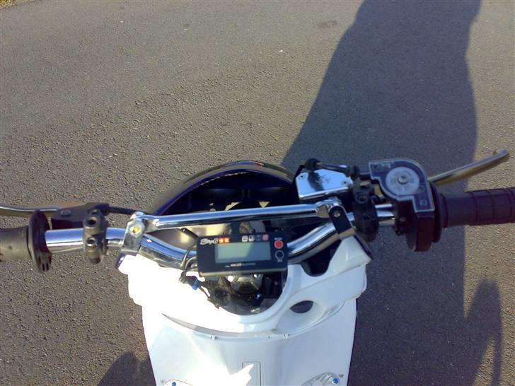 Aprilia Sonic Team speed Stjålet! - Styret + Stage6 Temp.måler, omdrejningstæller og Tacometer i én billede 9