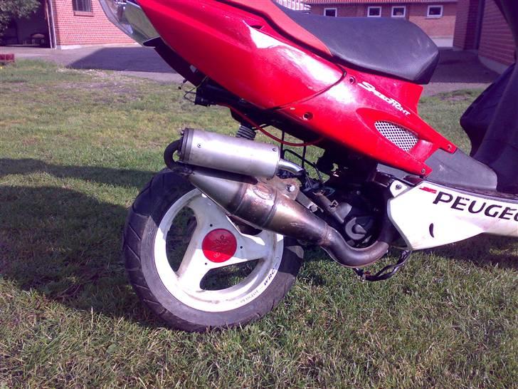 Peugeot Speedfight 2 lc Solgt - udstødning efter den er blevet svejset om. billede 8