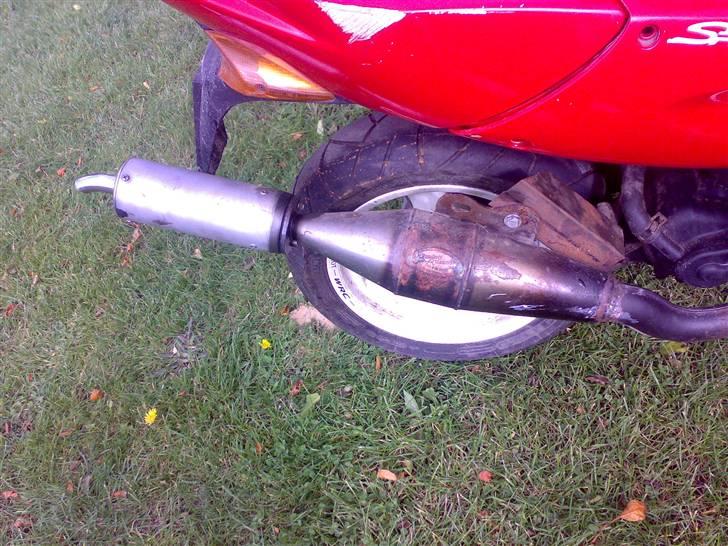 Peugeot Speedfight 2 lc Solgt - Min udstødning før. den er så svejset om nu. billede 11