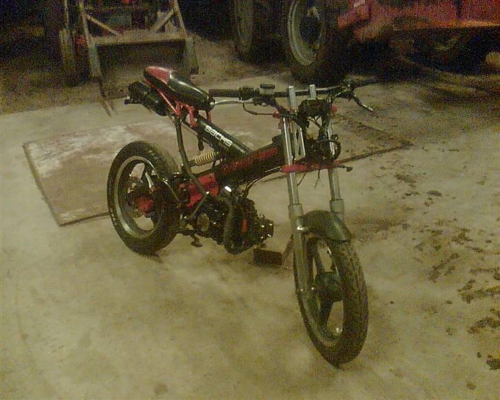 Sachs Madass - Byttet til sonic - mangler stadig at sætte et par dele på.. og samle forbremsen med en næsten ny skive billede 2