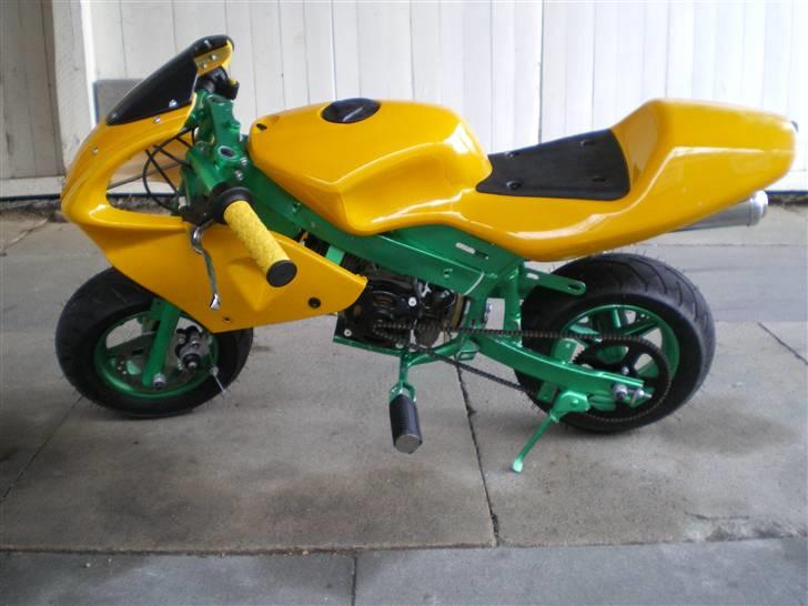 MiniBike pocketbike [SOLGT] - sådan står den nu :´) billede 2