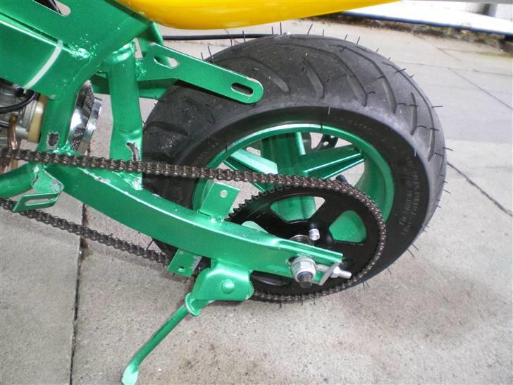 MiniBike pocketbike [SOLGT] - flot ik? - næsten ikke kørt, og bagdækket er fint endnu d: billede 3