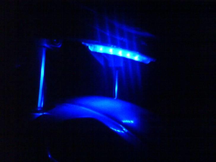 CPI GTR <Anlæg> (solgt) - LED rør over forhjulet :P billede 15