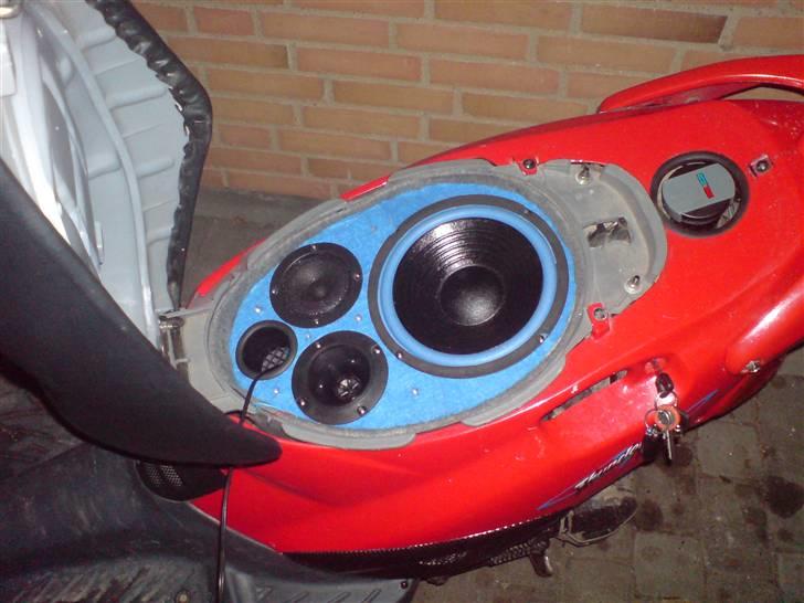 Adly Thunderbike Totalskadet - Mit dejlige anlæg som spiller pisse godt og ser nice ud :D billede 8