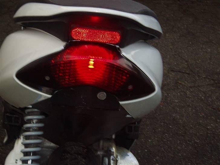 Yamaha Jog R (SOLGT) - Jaja, lys skal der jo til billede 10