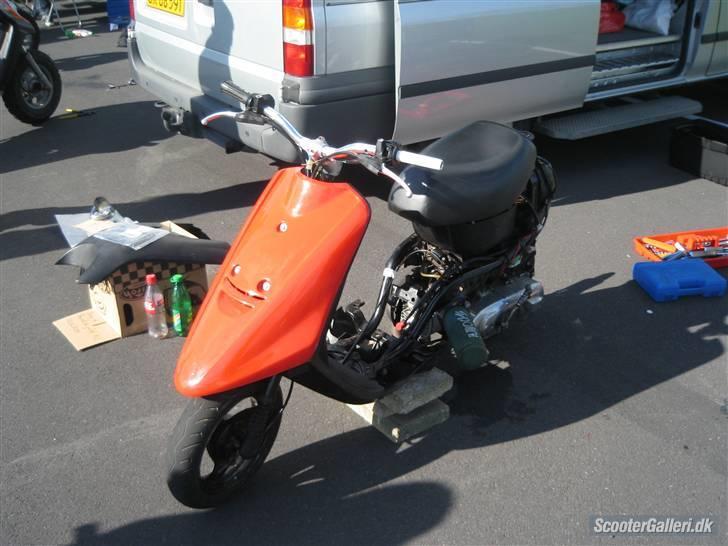 Yamaha Jog Evo II ac [ Solgt ] - Til sjællandstræffet hvor jeg rodet med den i flere timer, fordi gassen blev ved med at sætte sig billede 6