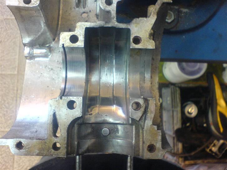 Puch Maxi K Projekt 10% Færdig - højglanspolere lejebaner og krumtap baner. Den lille tap i blokken er slebet væk billede 8