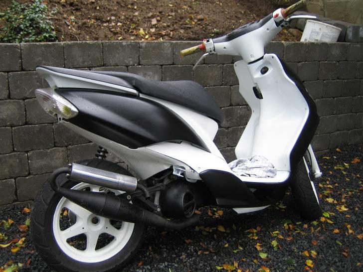 Yamaha Jog R ///Solgt/// - regn vejr da de blev taget :) billede 1