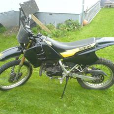 Suzuki Rmx fundet død