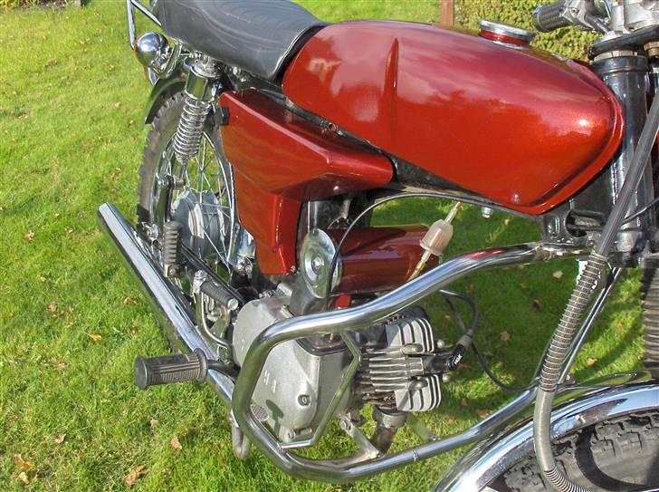 Yamaha FS1 DX - Den samme knallert bare med nymalede skjolde+ luftfilterkasse+tank billede 16