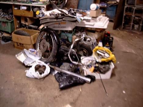 Yamaha 2 gear cross wannabe :-P - Lidt ekstra dele: Forhjul med ventileret skive til dxen og 45 cyllekit og diverse andre ting... billede 4