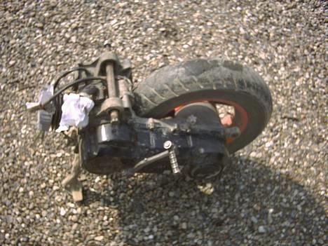 Aprilia Sonic (SOLGT) - Jaa... så kom motoren også af... Manger efterhånden kun malingen.... :) billede 6