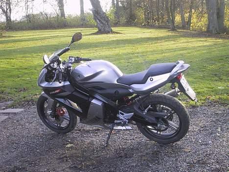 Yamaha tzr50 billede 1