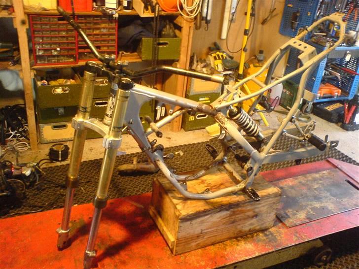 Suzuki RMX LC DD solgt! - så røg ALT af den! :P vasket af og snart klargjordt til affedtning! billede 13