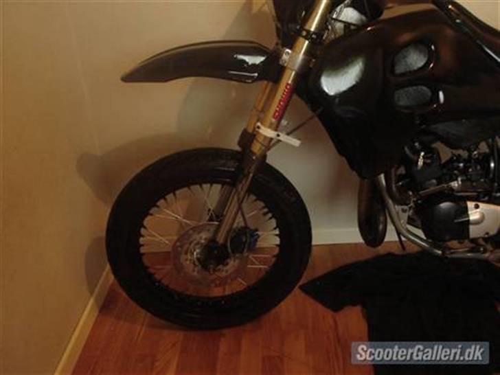 Suzuki Smx  taget af politet billede 2