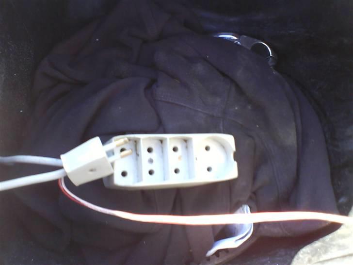 Yamaha space <M.N.A> SOLGT - her kan man så se min smarte kontakt ;) haha, han stikket er til lygterne(foran og bagi) og hun stikket er til batteri :) billede 16