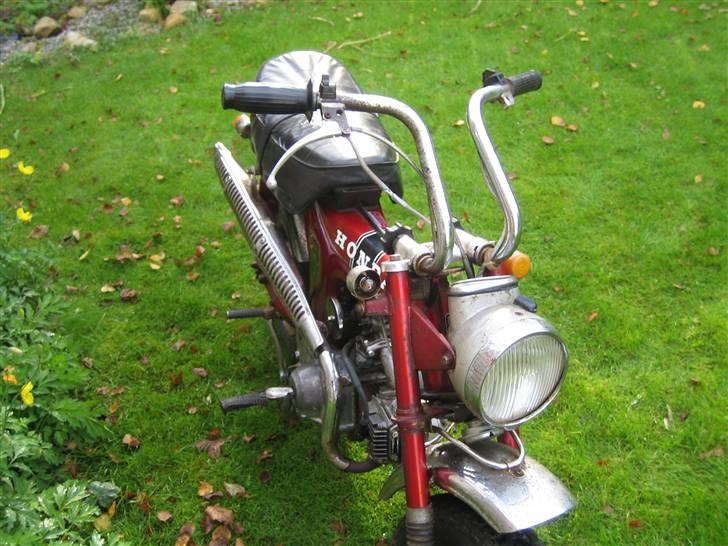 Honda Dax ST50 100% org. SOLGT - Fra siden den er bare smuk billede 6