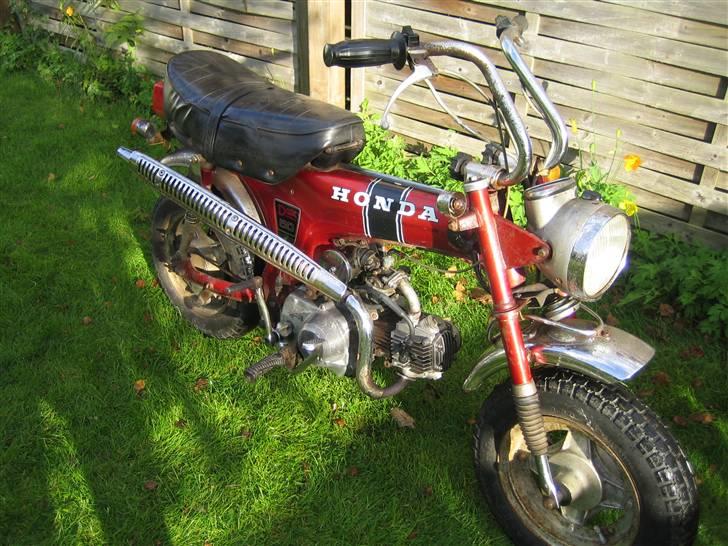 Honda Dax ST50 100% org. SOLGT - Fra siden den er bare smuk billede 8