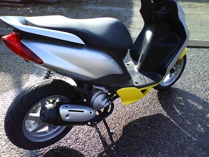 Yamaha Jog RR [Solgt] billede 15