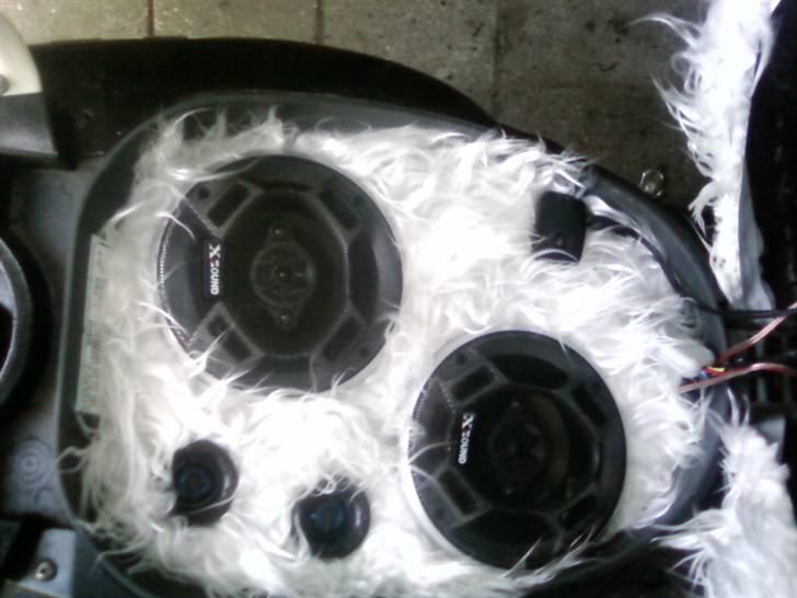 Yamaha neos før d.18/10-07 - 300w forstærker, 2*200w højtalere, 1* 140w diskantsæt, 1* 250w diskantsæt og delfilter   billede 16