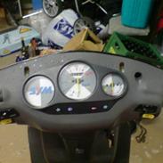 Sym jet slogt  