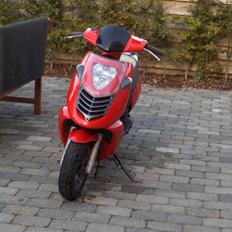 Aprilia sonic/solgt