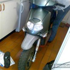 Aprilia Rally [Taget af panserne]