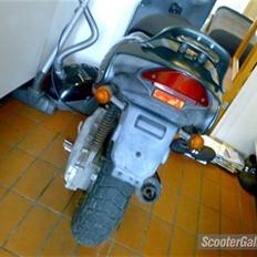 Aprilia Rally [Taget af panserne]