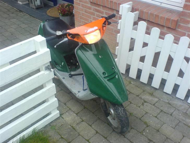 Yamaha Jog     SOLGT - JAAA HER SER MAN SÅ HENDE I GANG  såå vis i er i tvivl om hun virker så kan jeg kun sige ja gør hun billede 3