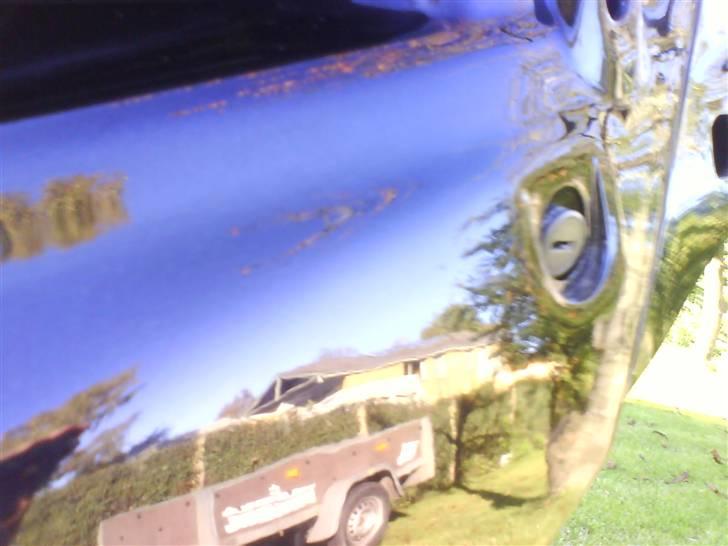 PGO Hot 50 solgt  - ja den har en blank lak den anhænger i kan se kom den på og den fyldte hele bunden på den billede 10