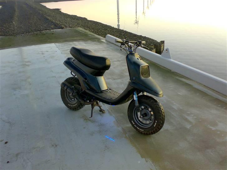 MBK booster (SOLGT) billede 1