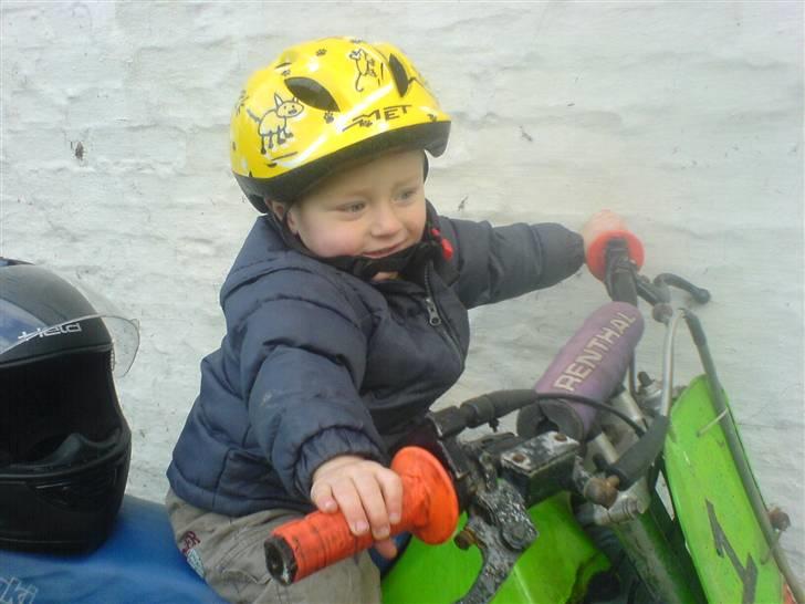 Kawasaki KX 80  - [BYTTET] - Lillebror elsker at køre cross med mig (: billede 3